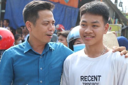Phí đặt cọc giữ chỗ trường tư đắt đỏ, phụ huynh cần lưu ý điều gì?