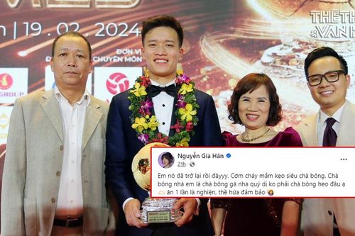 Hoàng Đức không còn 'người đặc biệt' đi cùng khi nhận Quả bóng Vàng