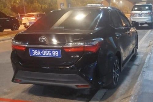 Kiểm điểm Chủ tịch Hội Liên hiệp Phụ nữ tỉnh Hà Tĩnh dùng xe công vụ đón con gái