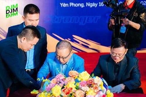 Lộ điều khoản bất ngờ giữa ông Park Hang-seo và Bắc Ninh FC