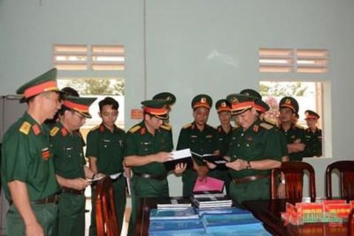 Tư lệnh Quân đoàn 4 kiểm tra công tác chuẩn bị tiếp nhận và huấn luyện chiến sĩ mới