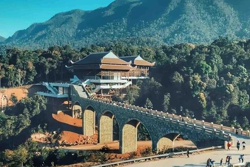 Sáng mai (12 tháng Giêng): Khai hội Tây Yên Tử