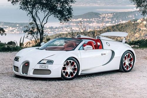 Cận cảnh siêu xe Bugatti Veyron phiên bản Rồng độc nhất thế giới, giá hơn 1,7 triệu USD