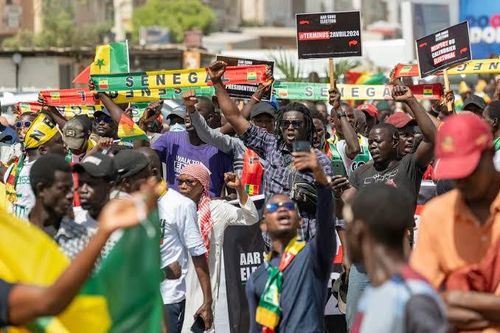Đa số ứng viên Tổng thống Senegal đồng lòng yêu cầu hạn chót bầu cử, phe đối lập 'đòi người'