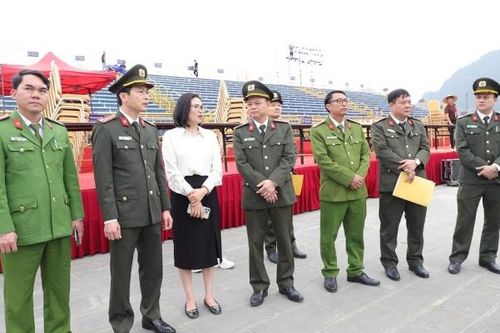 Bảo đảm an ninh, trật tự, phục vụ Nhân dân và du khách đến tham quan, chiêm bái chùa Tam Chúc