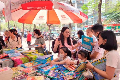 Khai xuân sách mới, học vạn điều hay