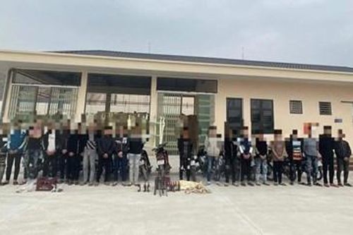 Nhóm thanh, thiếu niên ném đá nhầm vào người đi đường khiến 1 người tử vong