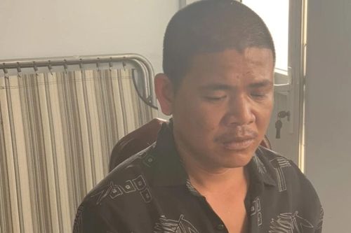 Mâu thuẫn với mẹ ruột trong lúc nhậu, đâm cha dượng tử vong