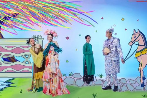 Hoa hậu người Tày Nông Thúy Hằng kể 'Truyện Kiều' bằng ngôn ngữ thời trang