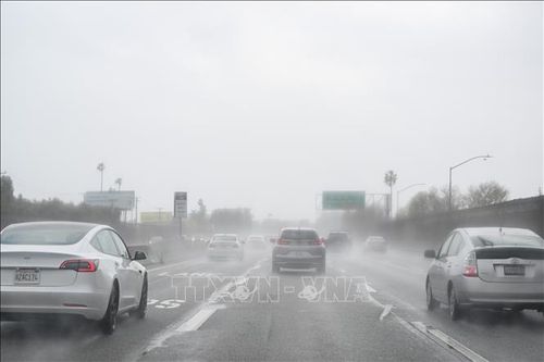 Mỹ ban bố cảnh báo lũ quét tại bang California