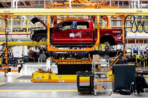 Chính quyền Mỹ đã làm chậm quá trình chuyển đổi sang xe điện?