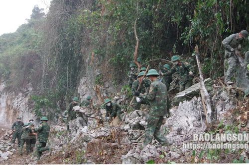 Con đường xuân, ấm tình quân dân