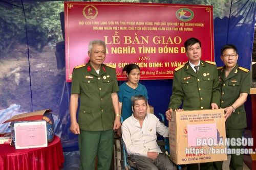 Bàn giao nhà tình nghĩa cho cựu chiến binh có hoàn cảnh khó khăn tại huyện Lộc Bình