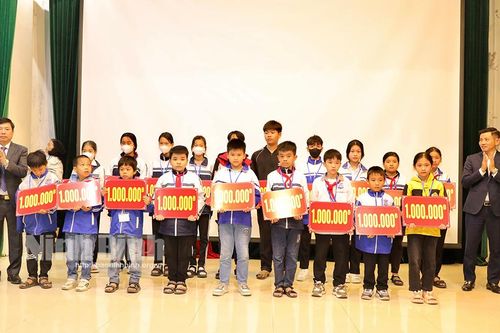 Trao học bổng Trương Hán Siêu-Xuân Giáp Thìn năm 2024