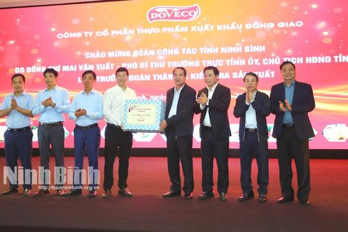 Đồng chí Phó Bí thư Thường trực Tỉnh ủy kiểm tra, động viên sản xuất đầu Xuân Giáp Thìn 2024