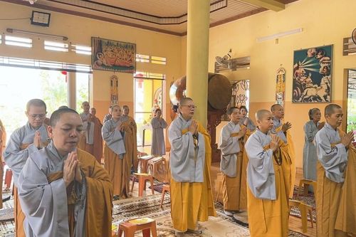 Ni giới H.Xuân Lộc (Đồng Nai) tổ chức Pháp hội Dược Sư tại chùa Viên Thông
