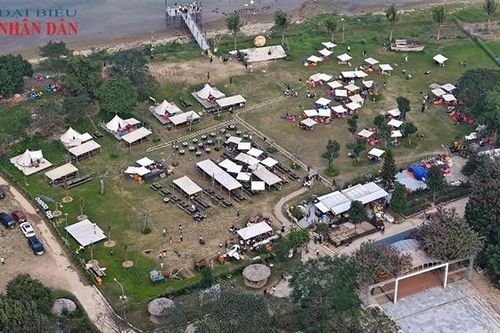 Vụ thu tiền vào bãi đá sông Hồng với 'giá chát' nhưng không có vé: Chủ tịch quận Tây Hồ yêu cầu xử lý nghiêm