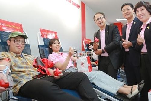 Hàng nghìn người đến hiến máu tại Lễ hội Xuân hồng 2024