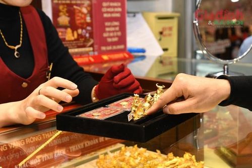Mua vàng ngày vía Thần tài lấy may, mất ngay gần 2 triệu đồng
