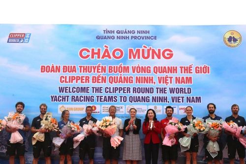 Chào mừng các đội đua thuyền buồm vòng quanh thế giới đến vịnh Hạ Long