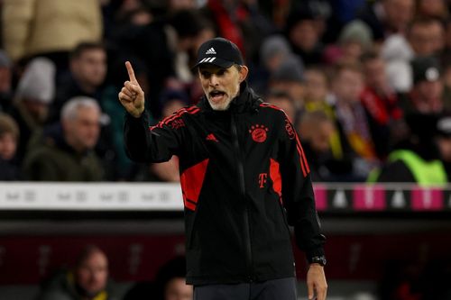 Bayern Munich chia hai phe