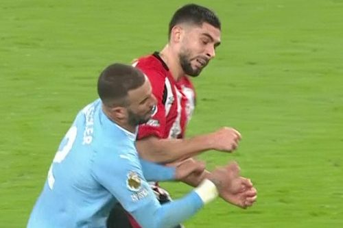 Pha bóng trả đũa của sao Man City