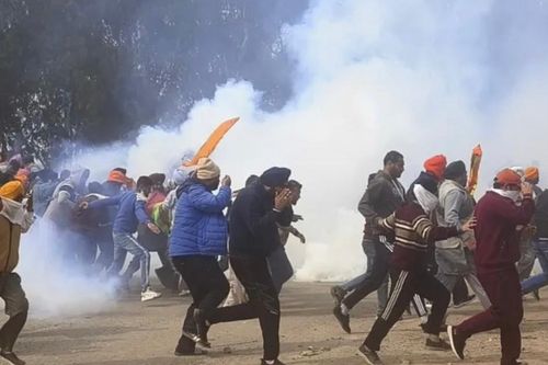 Cảnh sát đàn áp người nông dân biểu tình tại New Delhi