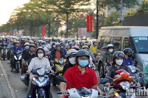 Nút giao thông Nguyễn Văn Linh-Nguyễn Hữu Thọ sau gần 2 tuần đóng cửa