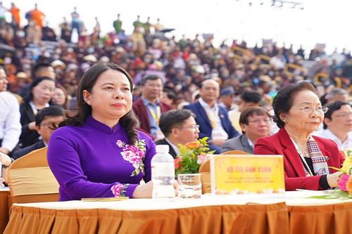 Phó Chủ tịch nước Võ Thị Ánh Xuân dự Lễ khai hội chùa Tam Chúc