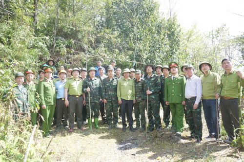 Tập trung toàn lực dập tắt hoàn toàn các đám cháy rừng tại Vườn Quốc gia Hoàng Liên