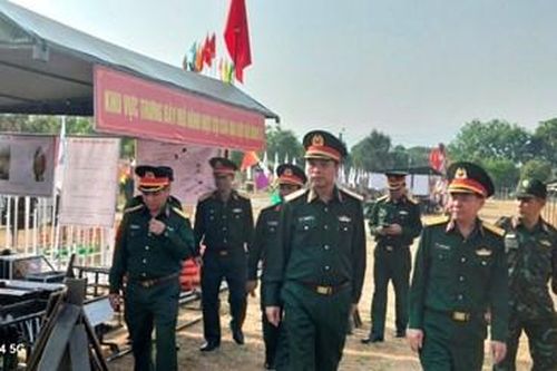 Đoàn công tác Bộ Quốc phòng kiểm tra công tác chuẩn bị huấn luyện năm 2024 tại Kon Tum