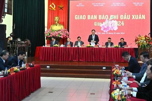 Báo chí đấu tranh chống 'giặc nội xâm' tham nhũng, tiêu cực