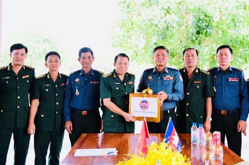 Biểu tượng của tình đoàn kết trên biên giới