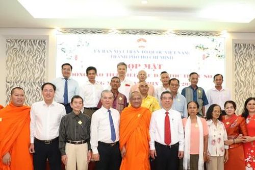 TPHCM họp mặt đồng bào tiêu biểu các dân tộc thiểu số đầu xuân