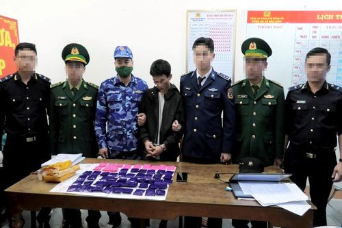 Bắt đối tượng vận chuyển hơn 11.000 viên ma túy tổng hợp