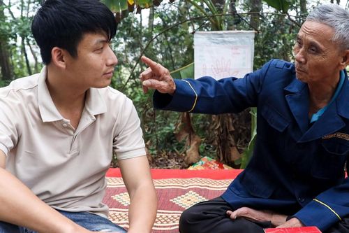 Gia đình ấm êm, đi lễ hội bị thầy bói phán số đào hoa, chưa thể lấy vợ