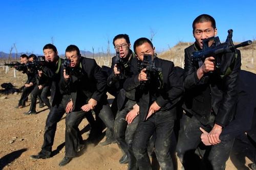 Đổ xô thuê vệ sĩ để 'làm màu' ở Trung Quốc