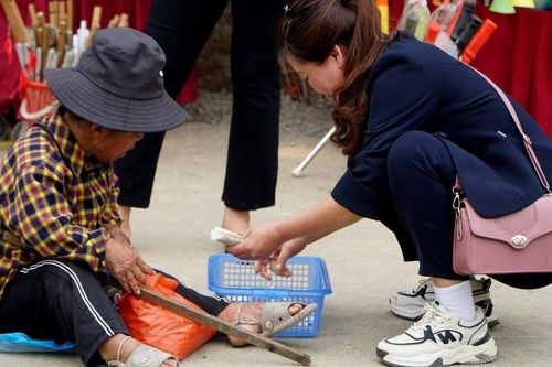Thanh Hóa xử lý nghiêm đối tượng 'bảo kê' ăn xin ở các di tích