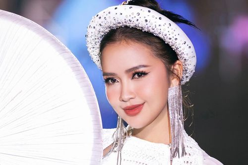 Dàn hoa hậu đổ bộ về Tam Chúc diễn thời trang