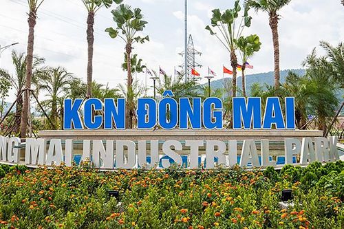 Đột nhiên đau đầu, khó thở tại chỗ làm, hàng chục công nhân phải nhập viện