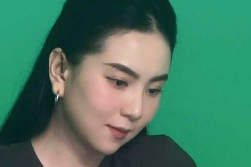 Ca sĩ Tân Nhàn trẻ đẹp ở tuổi 42, MC Mai Ngọc bị chụp trộm vẫn xinh