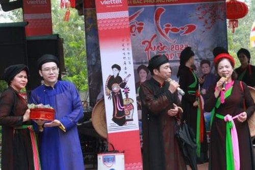 Dựng 12 lán hát quan họ phục vụ du khách đến hội Lim