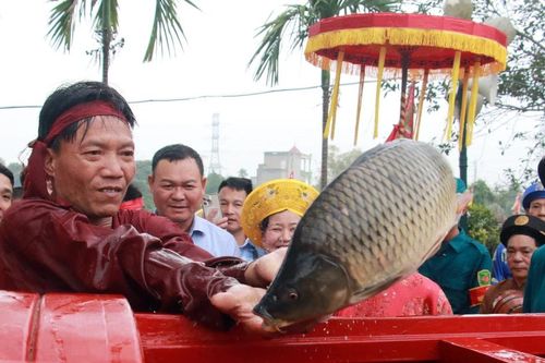 Lễ rước nước, tế cá tại Lễ hội Khai ấn Đền Trần Xuân Giáp Thìn 2024