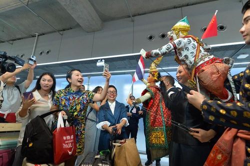Du khách Trung Quốc đổ xô đến Đông Nam Á khi du lịch nước ngoài phục hồi
