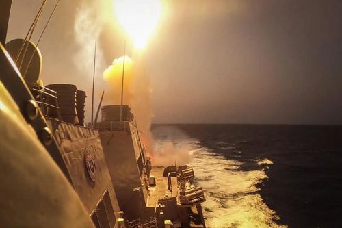 Mỹ đã dùng khoảng 100 tên lửa trị giá 400 triệu USD để đối phó với Houthi trên Biển Đỏ