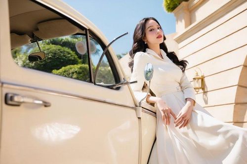 Hoa hậu Thanh Thủy đẹp hút hồn trong bộ ảnh thời trang