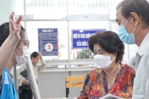 TPHCM: Nhiều cơ sở y tế thông báo không nhận hoa, quà dịp 27/2