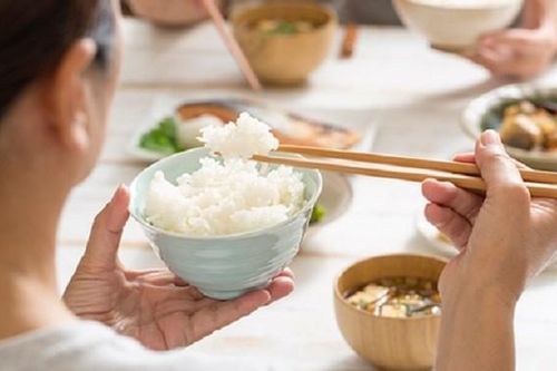 Ăn chậm, nhai kỹ có lợi ích gì?