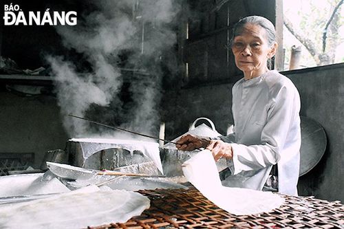 Nghề làm bánh tráng Túy Loan trở thành di sản phi vật thể quốc gia