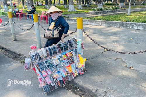 Vất vả mưu sinh mùa nắng nóng